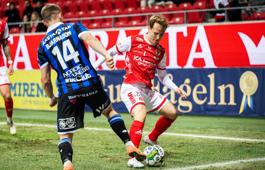 Sirius Aron Bjarnason och Kalmars Saku Ylätupa