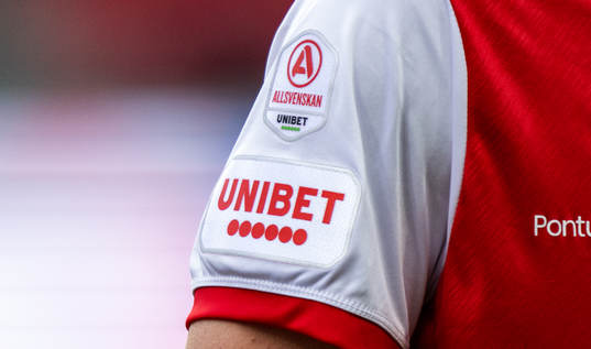 Unibets logga på en matchtröja