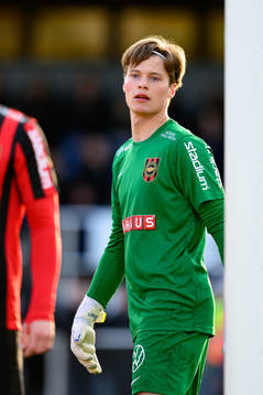 Brommapojkarnas målvakt Filip Sidklev