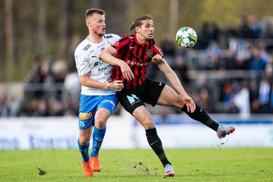 Värnamos Victor Eriksson och Brommapojkarnas Nikola Vasic