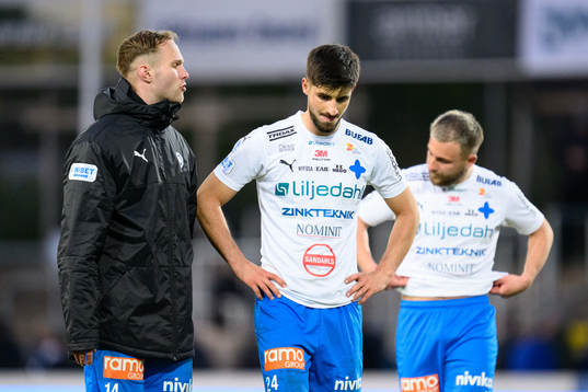Värnamos Gustav Engvall och Emin Grozdanic deppar