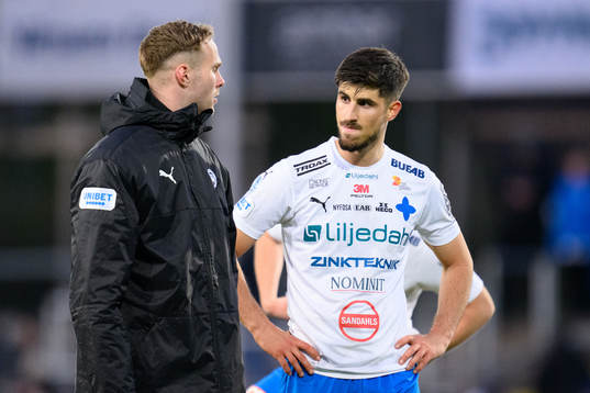 Värnamos Gustav Engvall och Emin Grozdanic deppar
