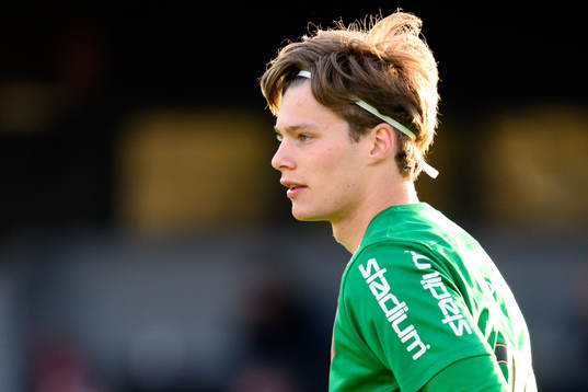 Brommapojkarnas målvakt Filip Sidklev