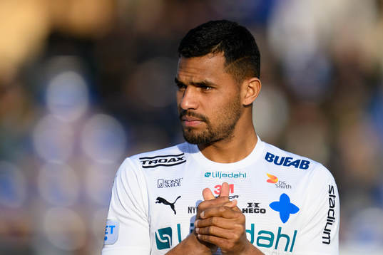 Värnamos Wenderson Oliveira do Nascimento vid lineup innan