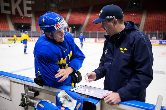 Jakob Silfverberg and assistant coach Stefan Klockare of