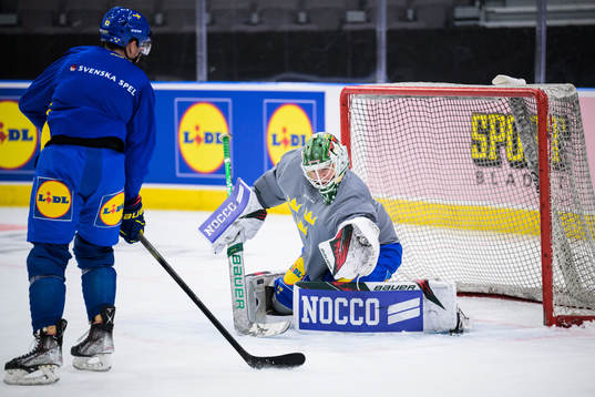 Lucas Raymond and Jesper Wallstedt of Sweden at a practice