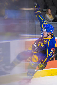 Lucas Raymond of Sweden celebrates