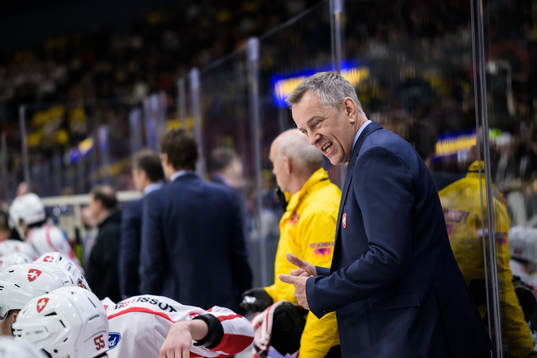 Assistant coach Tommy Albelin of Switzerland
