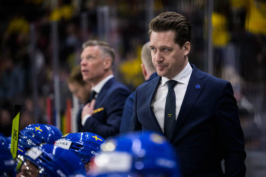 Head coach Sam Hallam of Sweden