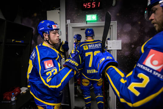 Lucas Raymond and Christian Folin of Sweden