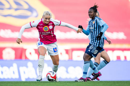 IK Uppsalas Klara Folkesson och Djurgårdens Portia Boakye