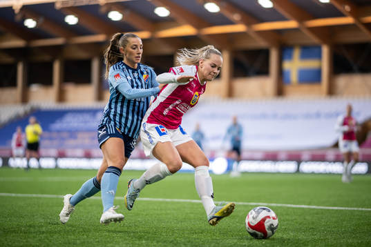 Djurgårdens Tilde Lindwall och IK Uppsalas Agnes Nyberg
