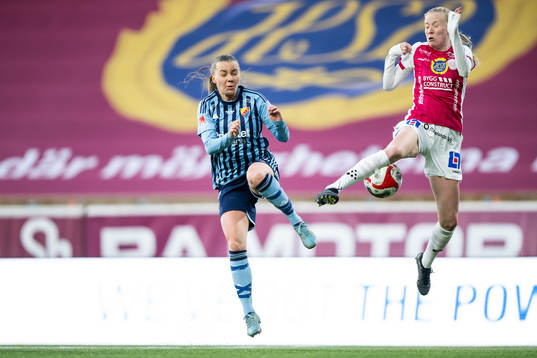 Djurgårdens Ebba Hed och IK Uppsalas Elin Rombing