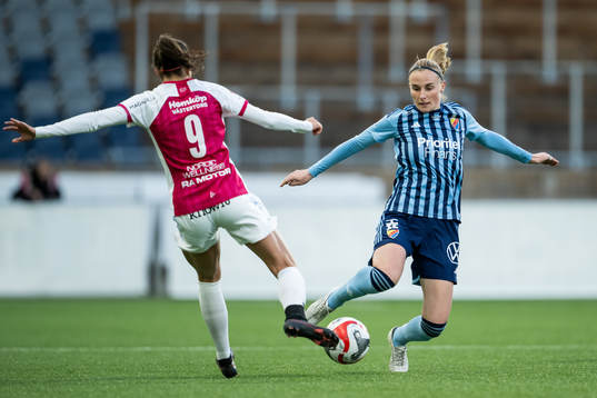 IK Uppsalas Taryn Ries och Djurgårdens Sanna Kullberg