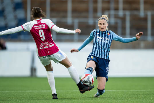 IK Uppsalas Taryn Ries och Djurgårdens Sanna Kullberg