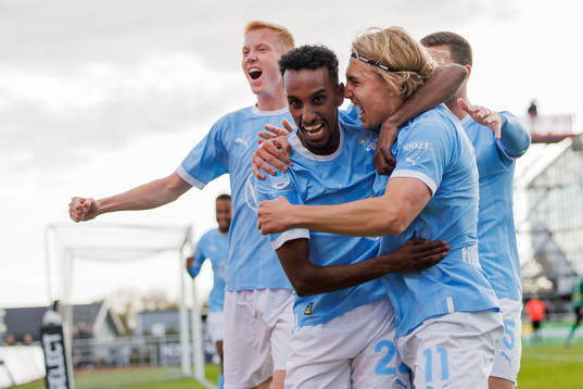 Malmö FFs Taha Ali och Sebastian Nanasi jublar