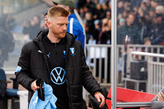 Malmö FFs Anders Christiansen på bänken