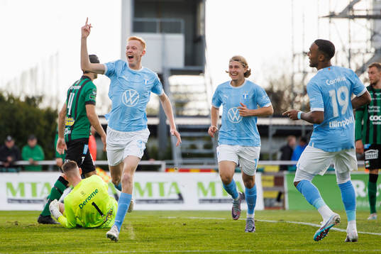 Malmö FFs Hugo Larsson jublar