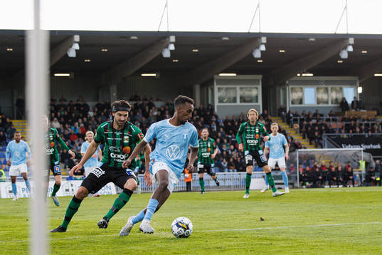 Varbergs Oliver Stanisic och Malmö FFs Taha Ali