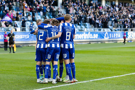 IFK Göteborgs Marcus Berg jublar med lagkamrater