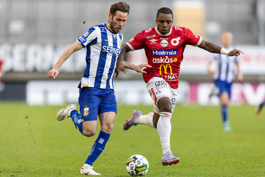 IFK Göteborgs Emil Salomonsson och Degerfors Joseph -