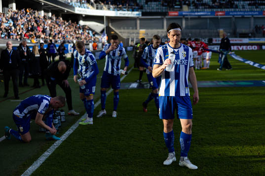 IFK Göteborgs Gustav Svensson innan  fotbollsmatchen i