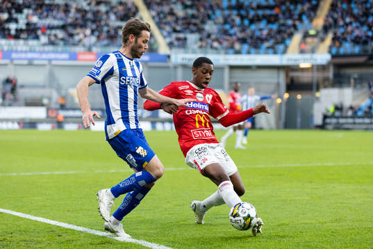 IFK Göteborgs Emil Salomonsson och Degerfors De Pievre