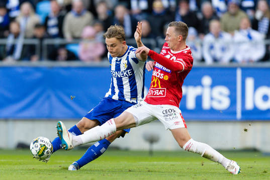 IFK Göteborgs Linus Carlstrand och Degerfors Erik Lindell