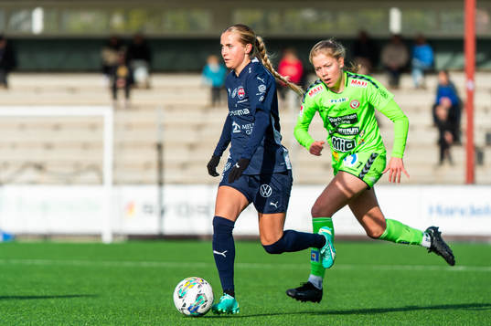 FC Rosengårds Ria Noora Minerva Öling och Kristianstads