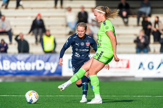FC Rosengårds Emilia Larsson och Kristianstads Hlin