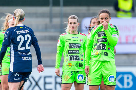 Kristianstads Tilda Persson och Alice Nilsson deppar
