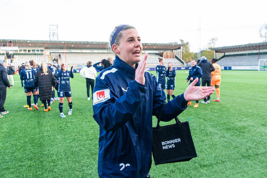FC Rosengårds Olivia Schough jublar