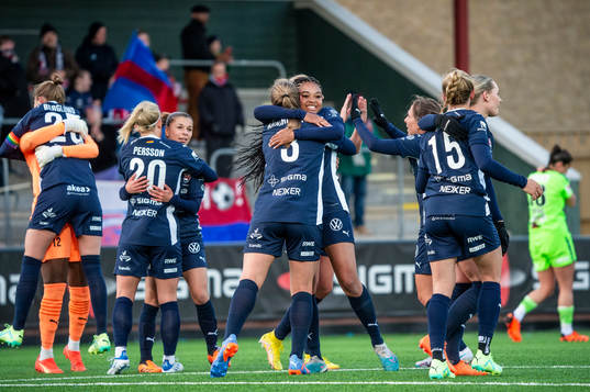 Jubel bland FC Rosengårds spelare