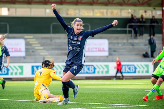 FC Rosengårds Olivia Schough jublar