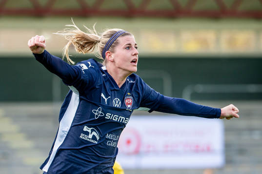 FC Rosengårds Olivia Schough jublar