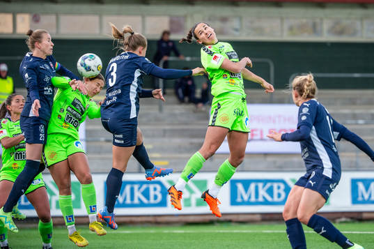 Kristianstads Tabitha Michelle Tindell och Evelyne Viens