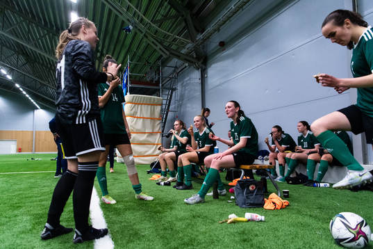 Aleksandra Bogucka, Juni Einarsson och Martina Leon
