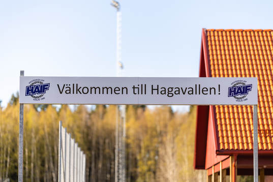 Entré till Hagavallen före fotbollsmatchen i division 3