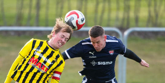 IFK Hässleholms Robin Strömberg i matchen i division 2