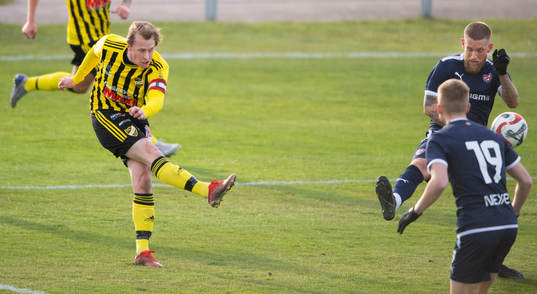 IFK Hässleholms Robin Strömberg  i matchen i division 2