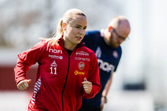 Sandra Simonsen of TIL 2020 warms up