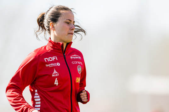 Vilde Mailen Korssjøen Asbøll of TIL 2020 warms up