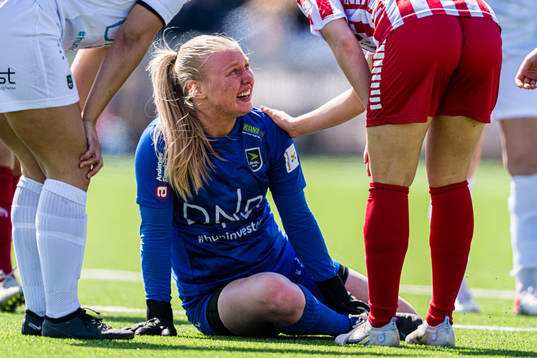 Una Langkås of Øvrevoll Hosle in pain