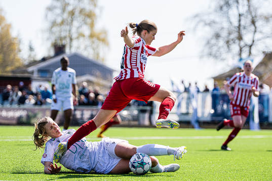 Mari Løyland Vassanyi of Øvrevoll Hosle and Mali Motrøen