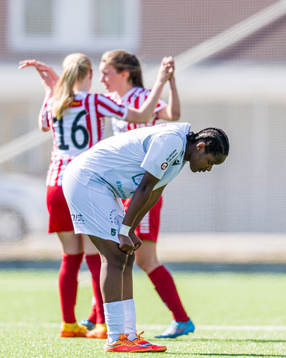 Joshualyn Favour Reeves of Øvrevoll Hosle looks dejected