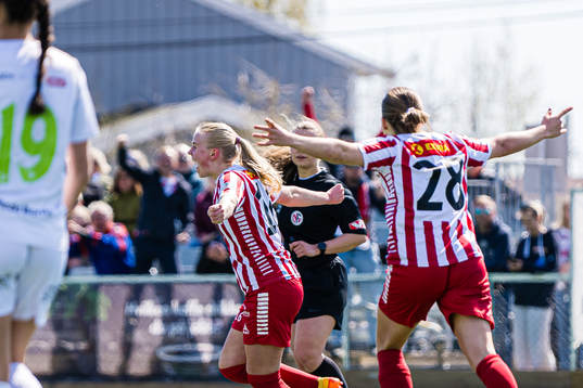 Elea Synnøve Johansen of TIL 2020 celebrates