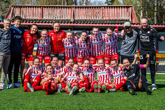 Players and staff of TIL 2020 celebrates
