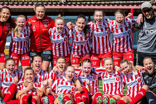 Bläddra bland fler bilder av Football, 1. division, Øvrevoll Hosle - TIL 2020