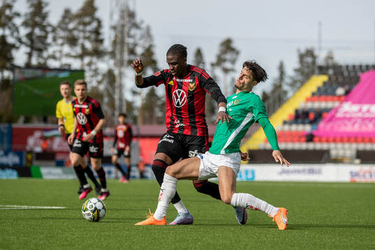 Östersunds Calvin Kabuye och Jönköpings Södras Flamur