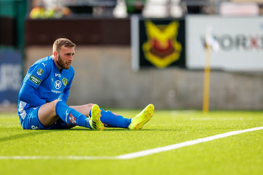 Jönköpings Södras Alexander Nilsson har ont